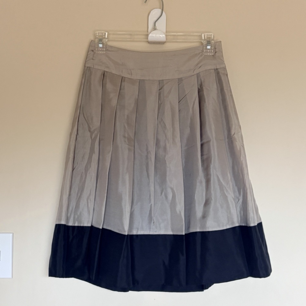 Express Design Studio 100% Silk Taupe/Black Shiny Pleated A-Line Skirt Womens 0